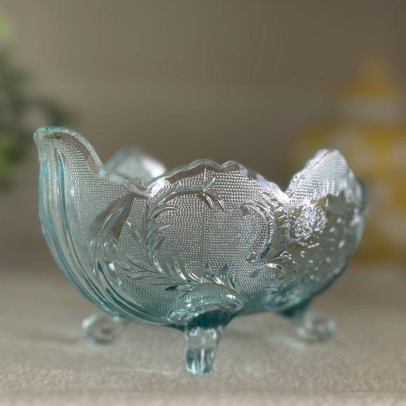 1940s Scalloped Edge Floral Glassware by Jeannette Lombardi - Picture 2 of 4